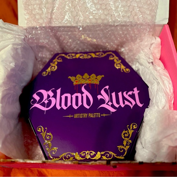 NIB Jeffree Star ⭐️ Blood Lust eye shadow palette in purple crushed velvet case! - Picture 3 of 6